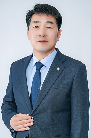 화성특례시의회, “큰 나무는 하루아침에 자라지 않는다”