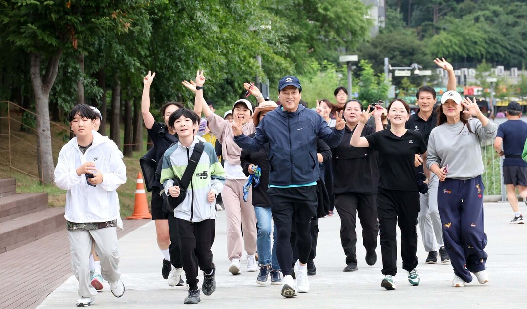 [기획] “교육의 답은 현장에”...안민석 교육감, 학부모와 뛰는 ‘경기교육대전환’