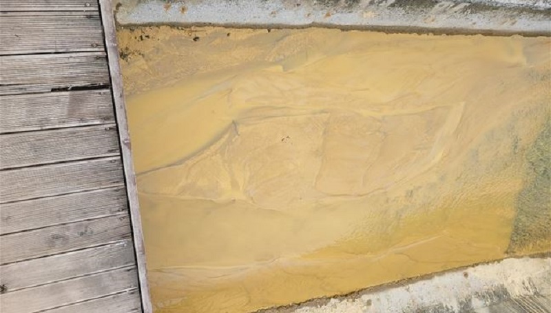 (공사현장에서 소리천으로 배수되고 있는 모습이다. 지속될 경우 수생태교란이 일어날 수 있다) 사진/파주연합기자단